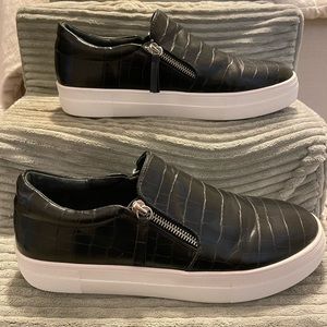 Steve Madden Gills (slip-on sneakers)